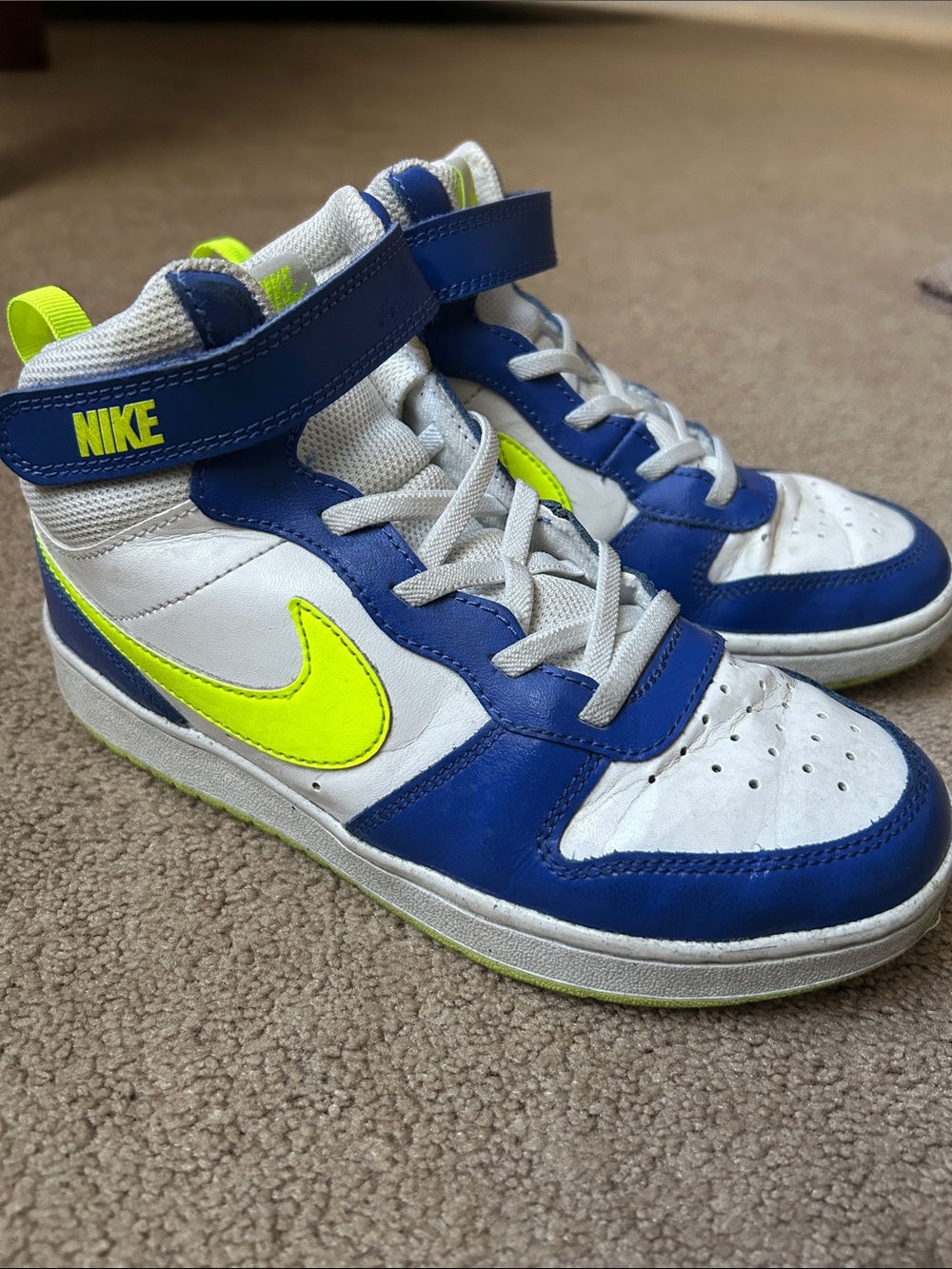 Nike Court Borough Kids Sneakers in White, Blue & Neon Yellow